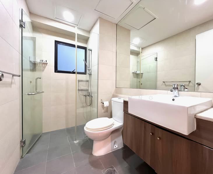 The Regalia, 2 River Valley Close, Room Rental, 111 sqft, Condominium For Rent, by Elaine Chng, 500206269 - Bathroom - PropertyGuru.com.sg