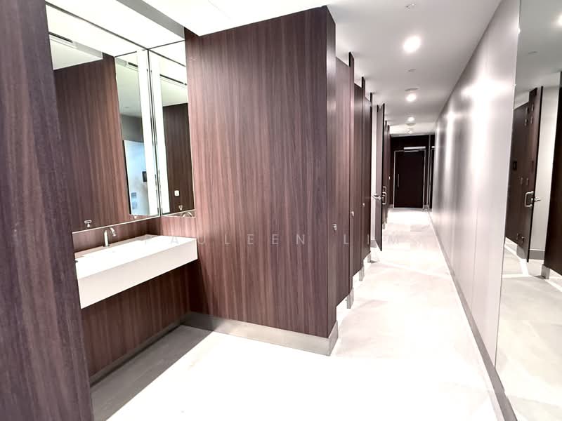 IOI Central Boulevard Towers, Central Boulevard, Boat Quay / Raffles Place / Marina, 9,000 sqft, Office For Rent, by Pauleen Lim, 500206273 - Bathroom - CommercialGuru.com.sg