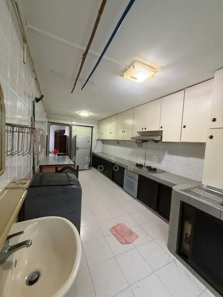 573 Cheng San Court, 573 Ang Mo Kio Avenue 3, 3 Bedrooms, 990 sqft, HDB Flat For Rent, by Tan Seng Soon, 500206276 - Kitchen - PropertyGuru.com.sg