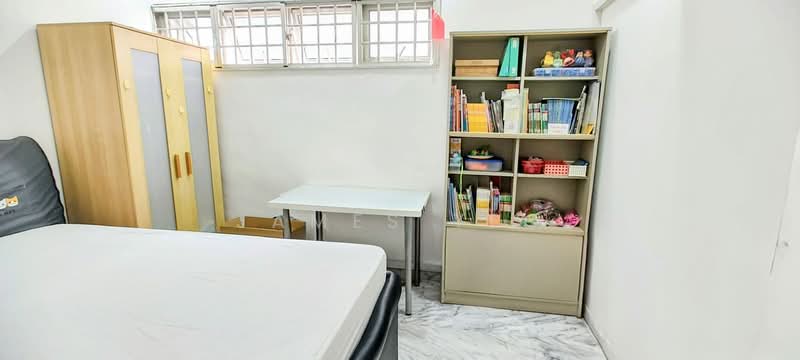 725 Bedok Reservoir Road, 725 Bedok Reservoir Road, 5 Bedrooms, 1,528 sqft, HDB Flat For Sale, by James Yeo, 500206279 - Bedroom - PropertyGuru.com.sg