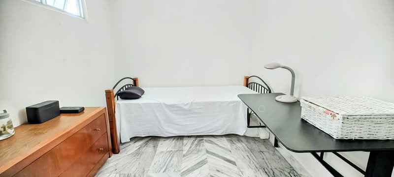 725 Bedok Reservoir Road, 725 Bedok Reservoir Road, 5 Bedrooms, 1,528 sqft, HDB Flat For Sale, by James Yeo, 500206279 - Bedroom - PropertyGuru.com.sg