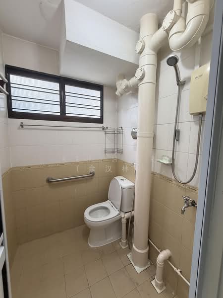 573 Cheng San Court, 573 Ang Mo Kio Avenue 3, 3 Bedrooms, 1,000 sqft, HDB Flat For Rent, by Keith Er (余汉林), 500206281 - Bathroom - PropertyGuru.com.sg