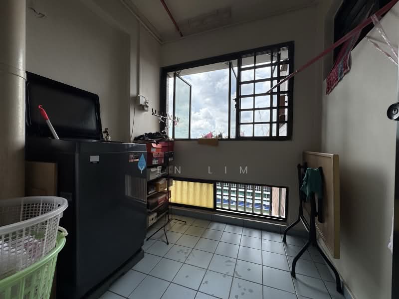 3A Holland Close, 3A Holland Close, 3 Bedrooms, 1,141 sqft, HDB Flat For Sale, by Yen Lim, 500206308 - Balcony - PropertyGuru.com.sg