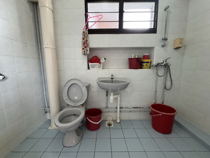 3A Holland Close, 3A Holland Close, 3 Bedrooms, 1,141 sqft, HDB Flat For Sale, by Yen Lim, 500206308 - Bathroom - PropertyGuru.com.sg
