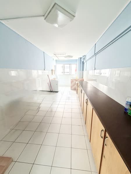 660 Yishun Avenue 4, 660 Yishun Avenue 4, 3 Bedrooms, 1,119 sqft, HDB Flat For Sale, by Jacqueline Lee 李瑞玲, 500206309 - Kitchen - PropertyGuru.com.sg