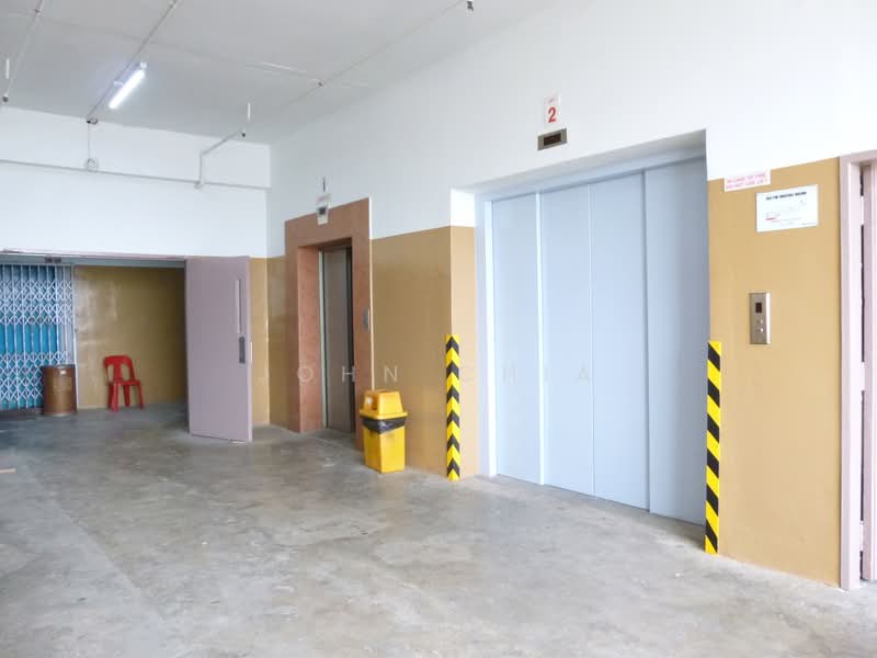 Gold Pine Industrial Building, 126 Joo Seng Road, 450 sqft, Light Industrial (B1) For Rent, by John Chia, 500206317 - Corridor - CommercialGuru.com.sg