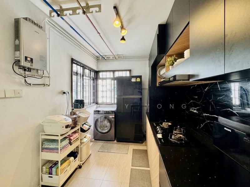 688B Choa Chu Kang Drive, 688B Choa Chu Kang Drive, 3 Bedrooms, 969 sqft, HDB Flat For Sale, by Kennedy Yong, 500206320 - Kitchen - PropertyGuru.com.sg