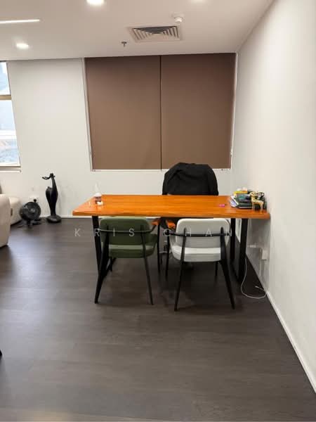 Peninsula Plaza, 111 North Bridge Road, 1,001 sqft, Office For Rent, by Kris Chan, 500206336 - CommercialGuru.com.sg