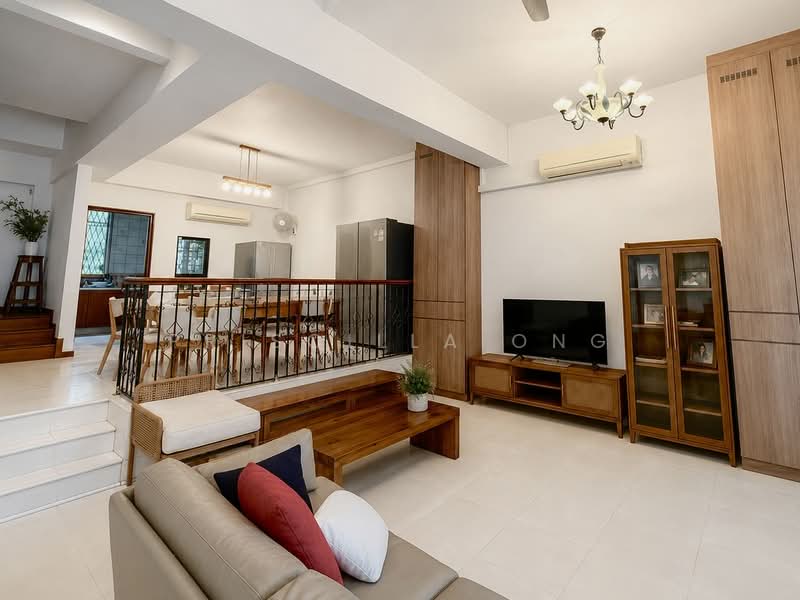 Loyang Villas, Loyang Rise, 6 Bedrooms, 3,000 sqft, Terraced House For Sale, by Priscilla Ong, 500206337 - Living Room - PropertyGuru.com.sg