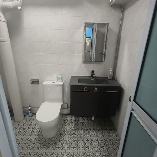 663A Jurong West Street 65, 663A Jurong West Street 65, Room Rental, 110 sqft, HDB Flat For Rent, by Ken Cai, 500206357 - Bathroom - PropertyGuru.com.sg