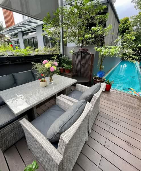 Dyson Road, Dyson Road, 5 Bedrooms, 4,633 sqft, Semi-Detached House For Sale, by Jeslyn Lim, 500206386 - Garden - PropertyGuru.com.sg