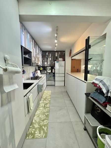 443A Bukit Batok West Avenue 8, 443A Bukit Batok West Avenue 8, 3 Bedrooms, 1,205 sqft, HDB Flat For Sale, by Derek Chong 张恒福, 500206390 - Kitchen - PropertyGuru.com.sg