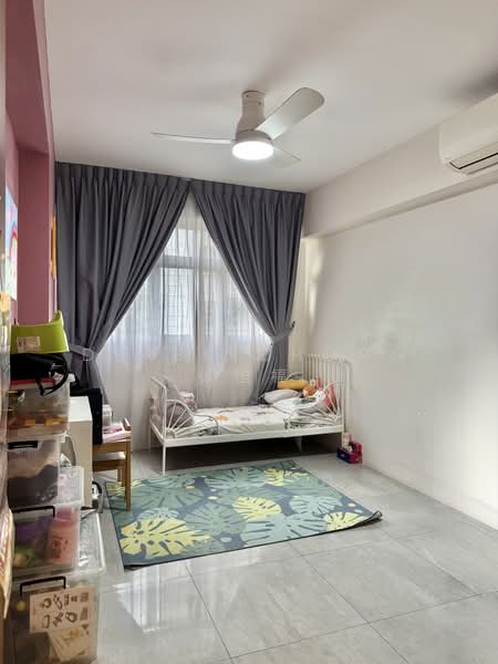 443A Bukit Batok West Avenue 8, 443A Bukit Batok West Avenue 8, 3 Bedrooms, 1,205 sqft, HDB Flat For Sale, by Derek Chong 张恒福, 500206390 - Bedroom - PropertyGuru.com.sg