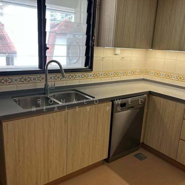 Gallop Gables, 76 Farrer Road, Tanglin / Holland / Bukit Timah, 5 Bedrooms, 2,851 sqft, Condominium For Rent, by SIAH GEOK CHOO, 500206418 - Kitchen - PropertyGuru.com.sg