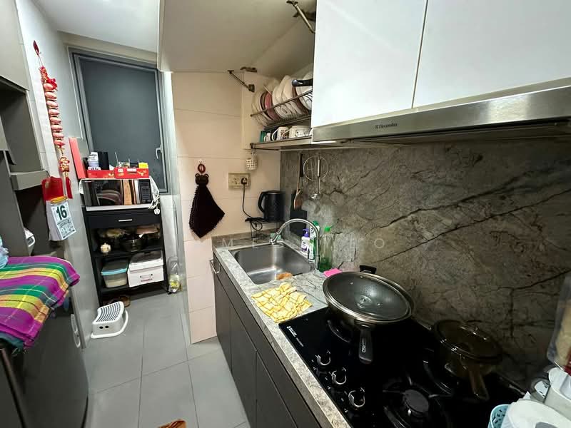 Skies Miltonia, 35 Miltonia Close, 2 Bedrooms, 710 sqft, Condominium For Sale, by James Yeo, 500206421 - Kitchen - PropertyGuru.com.sg