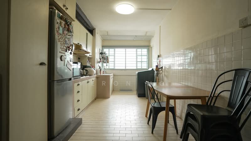 120 Potong Pasir Avenue 1, 120 Potong Pasir Avenue 1, 2 Bedrooms, 721 sqft, HDB Flat For Sale, by Veron Ng, 500206422 - Kitchen - PropertyGuru.com.sg