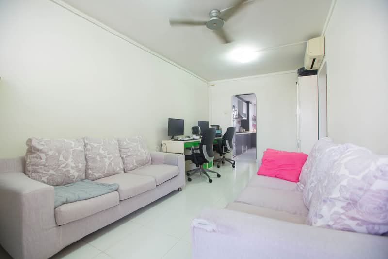 139 Yishun Ring Road, 139 Yishun Ring Road, 2 Bedrooms, 732 sqft, HDB Flat For Sale, by Lim Surya Dharma, 500206426 - Living Room - PropertyGuru.com.sg