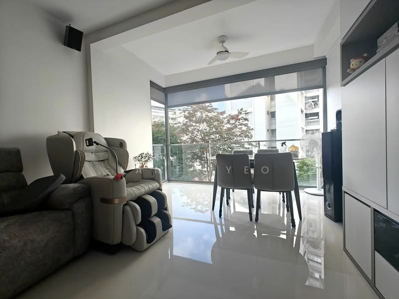 Waterfront Waves, 762 Bedok Reservoir Road, 2 Bedrooms, 969 sqft, Condominium For Sale, by James Yeo, 500206427 - Living Room - PropertyGuru.com.sg