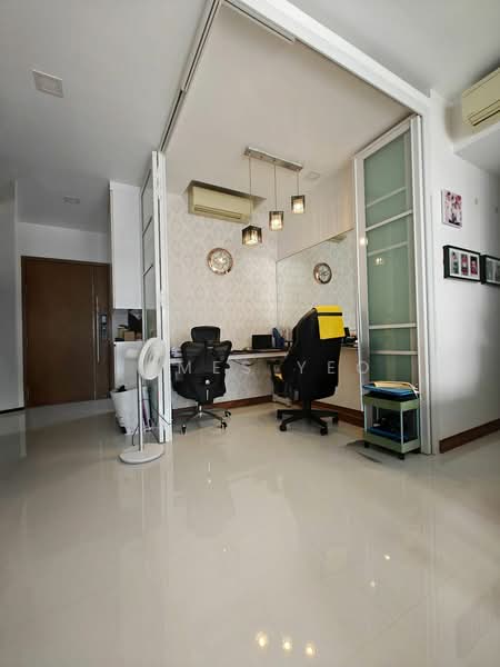 Waterfront Waves, 762 Bedok Reservoir Road, 2 Bedrooms, 969 sqft, Condominium For Sale, by James Yeo, 500206427 - Study - PropertyGuru.com.sg