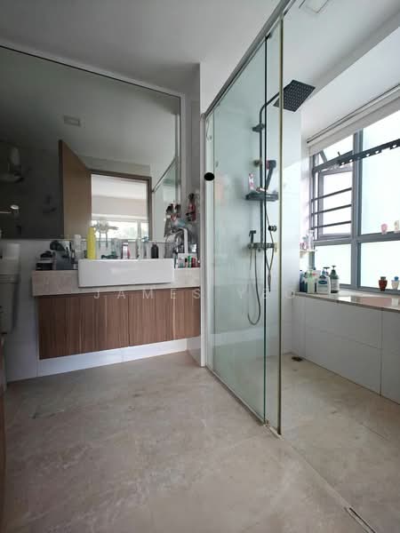 Waterfront Waves, 762 Bedok Reservoir Road, 2 Bedrooms, 969 sqft, Condominium For Sale, by James Yeo, 500206427 - Bathroom - PropertyGuru.com.sg