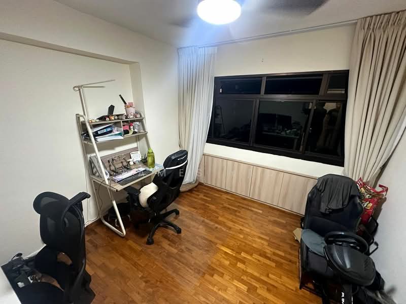 267 Toh Guan Road, 267 Toh Guan Road, 3 Bedrooms, 1,302 sqft, HDB Flat For Sale, by James Yeo, 500206438 - Study - PropertyGuru.com.sg