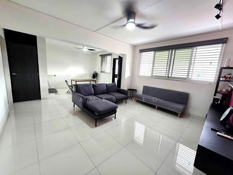 489A Tampines Street 45, 489A Tampines Street 45, 3 Bedrooms, 1,119 sqft, HDB Flat For Sale, by James Yeo, 500206449 - Living Room - PropertyGuru.com.sg