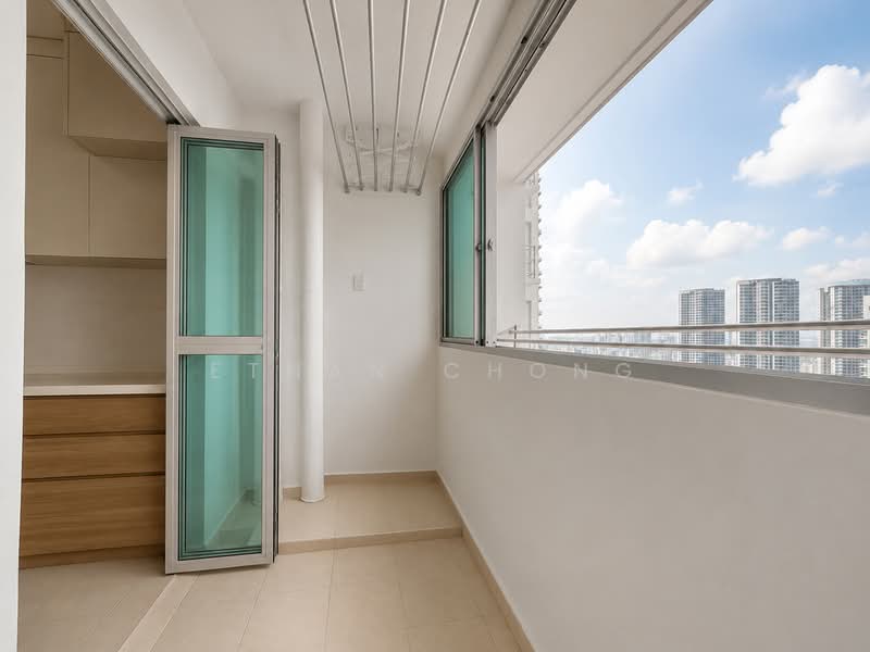 416 Clementi Avenue 1, 416 Clementi Avenue 1, 3 Bedrooms, 1,066 sqft, HDB Flat For Sale, by Ethan Chong, 500206452 - Balcony - PropertyGuru.com.sg