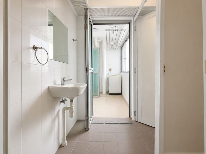 416 Clementi Avenue 1, 416 Clementi Avenue 1, 3 Bedrooms, 1,066 sqft, HDB Flat For Sale, by Ethan Chong, 500206452 - Bathroom - PropertyGuru.com.sg