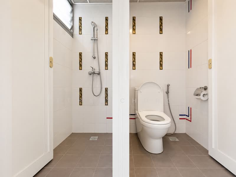 416 Clementi Avenue 1, 416 Clementi Avenue 1, 3 Bedrooms, 1,066 sqft, HDB Flat For Sale, by Ethan Chong, 500206452 - Bathroom - PropertyGuru.com.sg