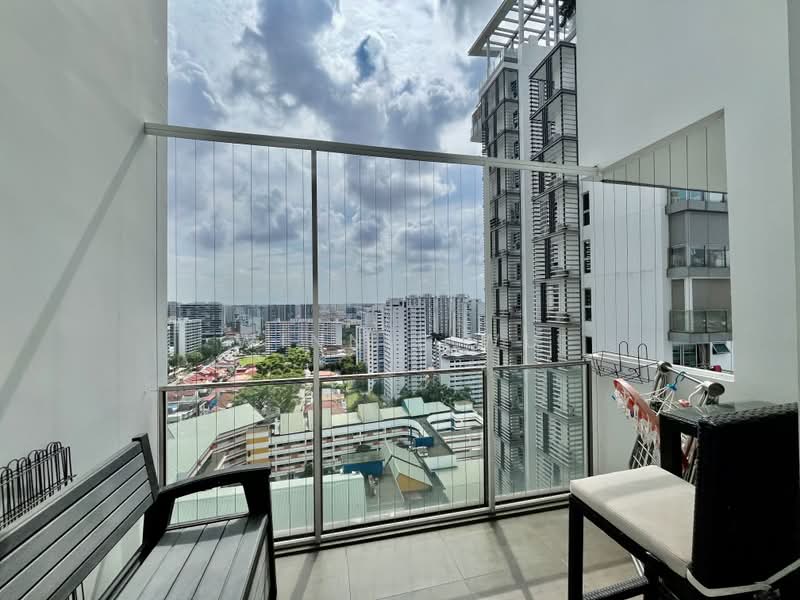 Eight Riversuites, 2 Whampoa East, 3 Bedrooms, 1,195 sqft, Condominium For Sale, by Winnie Wu, 500206466 - Balcony - PropertyGuru.com.sg