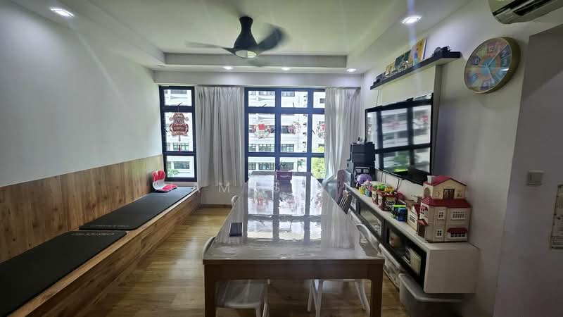 274A Compassvale Bow, 274A Compassvale Bow, 3 Bedrooms, 1,216 sqft, HDB Flat For Sale, by James Yeo, 500206469 - Living Room - PropertyGuru.com.sg