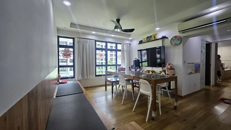 274A Compassvale Bow, 274A Compassvale Bow, 3 Bedrooms, 1,216 sqft, HDB Flat For Sale, by James Yeo, 500206469 - Living Room - PropertyGuru.com.sg
