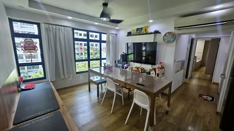274A Compassvale Bow, 274A Compassvale Bow, 3 Bedrooms, 1,216 sqft, HDB Flat For Sale, by James Yeo, 500206469 - Dining Room - PropertyGuru.com.sg