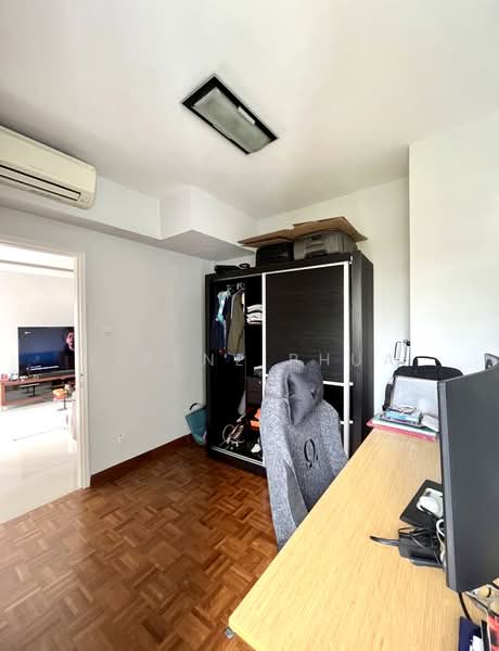 Emerald Park, 6 Indus Road, 2 Bedrooms, 947 sqft, Condominium For Sale, by Eirene Phua, 500206473 - Common Bedroom - PropertyGuru.com.sg