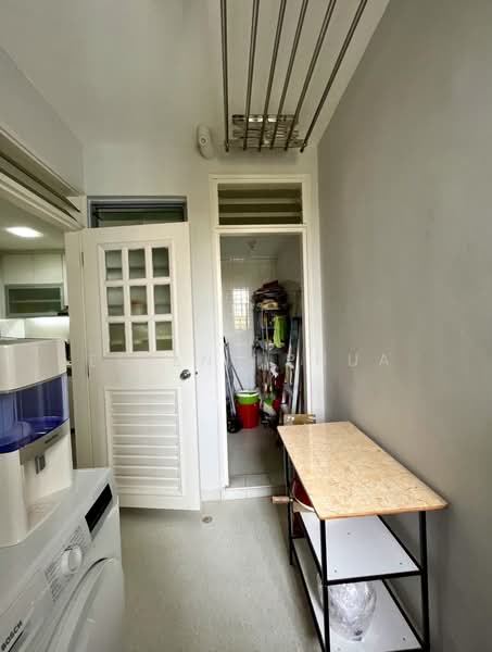 Emerald Park, 6 Indus Road, 2 Bedrooms, 947 sqft, Condominium For Sale, by Eirene Phua, 500206473 - Laundry Yard + WC - PropertyGuru.com.sg