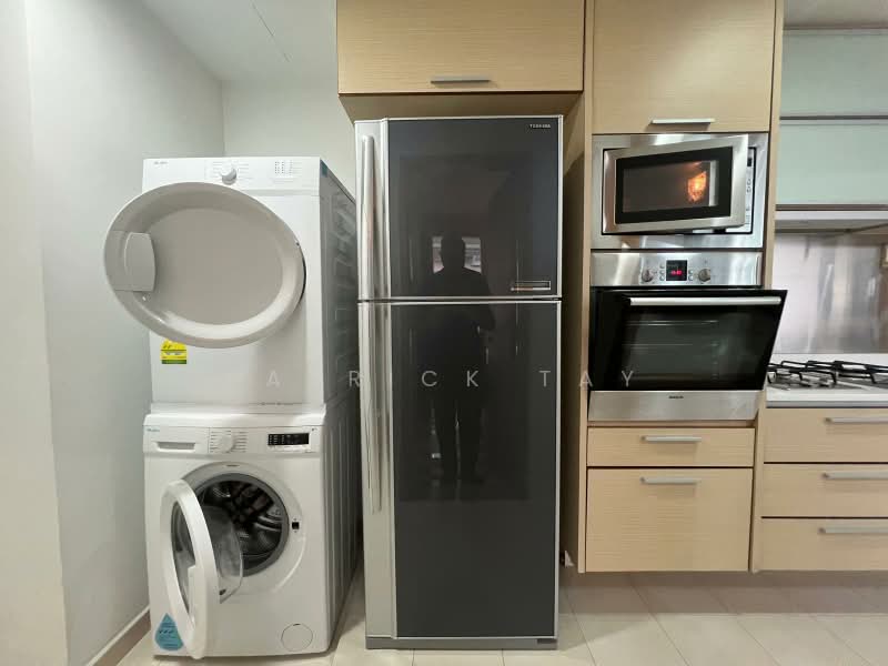8 @ Mount Sophia, 8 Mount Sophia, 1 Bedroom, 861 sqft, Condominium For Rent, by Patrick Tay, 500206490 - Kitchen - PropertyGuru.com.sg