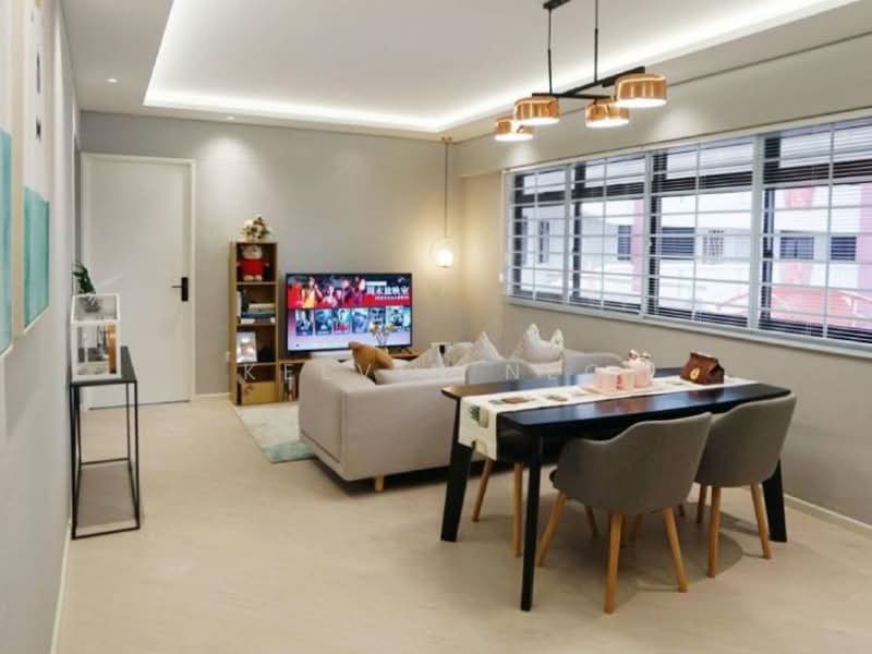 692A Choa Chu Kang Crescent, 692A Choa Chu Kang Crescent, 3 Bedrooms, 979 sqft, HDB Flat For Sale, by Kelvin Neo, 500206508 - Living Room - PropertyGuru.com.sg