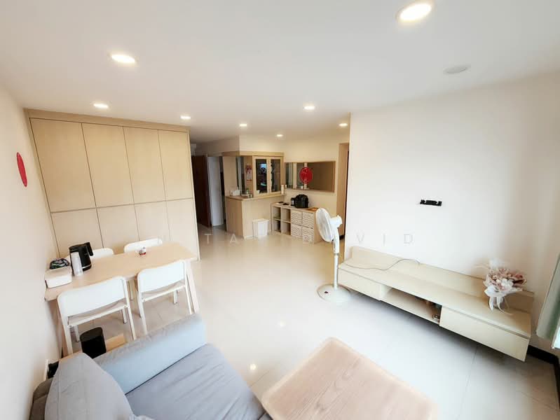120B Punggol Edge, 120B Edgedale Plains, 3 Bedrooms, 1,001 sqft, HDB Flat For Sale, by Ah Tas David, 500206535 - Living Room - PropertyGuru.com.sg