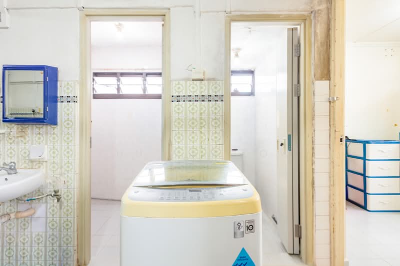 15 Marsiling Lane, 15 Marsiling Lane, 2 Bedrooms, 700 sqft, HDB Flat For Sale, by Shu Wen Low, 500206558 - Bathroom - PropertyGuru.com.sg