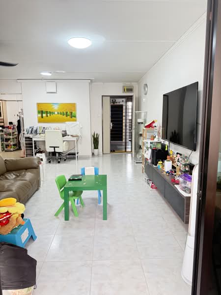 123E Rivervale Drive, 123E Rivervale Drive, 3 Bedrooms, 1,237 sqft, HDB Flat For Sale, by Chloe Chang, 500206577 - Living Room - PropertyGuru.com.sg