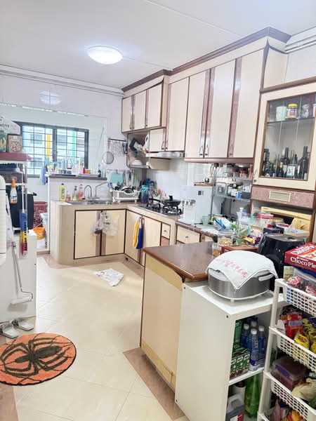 123E Rivervale Drive, 123E Rivervale Drive, 3 Bedrooms, 1,237 sqft, HDB Flat For Sale, by Chloe Chang, 500206577 - Kitchen - PropertyGuru.com.sg