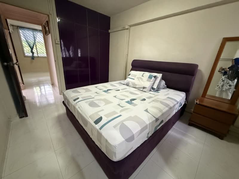 271 Bukit Batok East Avenue 4, 271 Bukit Batok East Avenue 4, 2 Bedrooms, 689 sqft, HDB Flat For Sale, by Daliana Abdullah, 500206586 - Master Bedroom - PropertyGuru.com.sg