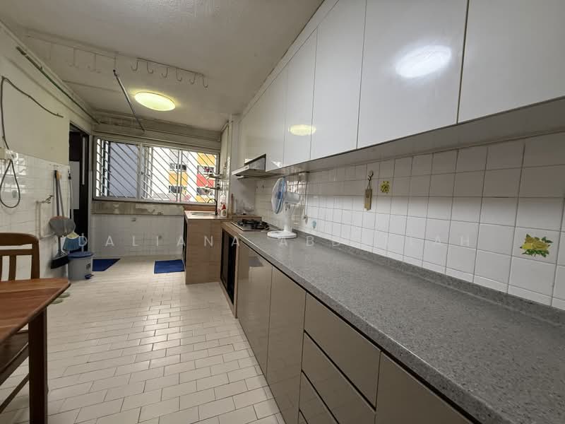 271 Bukit Batok East Avenue 4, 271 Bukit Batok East Avenue 4, 2 Bedrooms, 689 sqft, HDB Flat For Sale, by Daliana Abdullah, 500206586 - Kitchen - PropertyGuru.com.sg