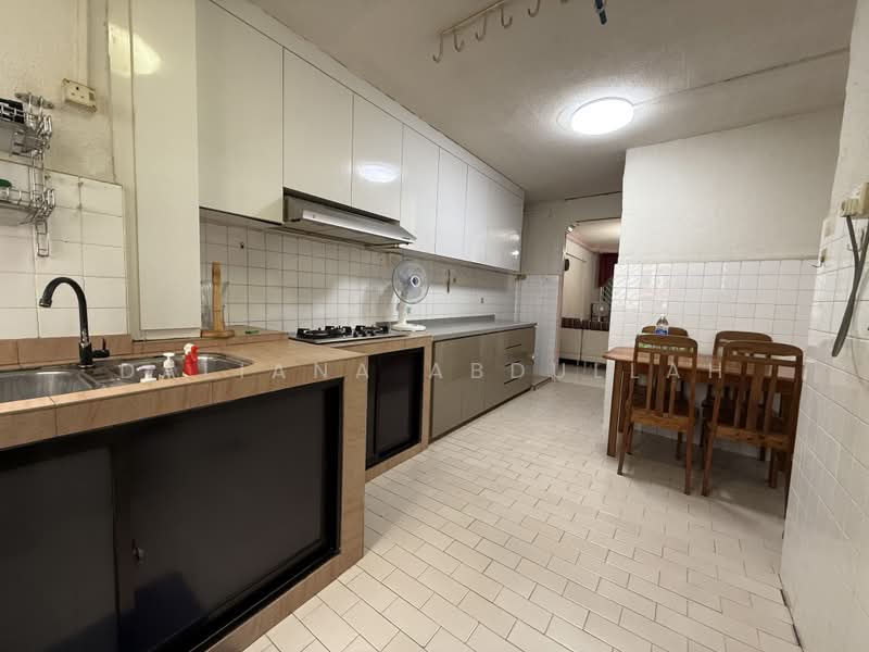 271 Bukit Batok East Avenue 4, 271 Bukit Batok East Avenue 4, 2 Bedrooms, 689 sqft, HDB Flat For Sale, by Daliana Abdullah, 500206586 - Kitchen - PropertyGuru.com.sg