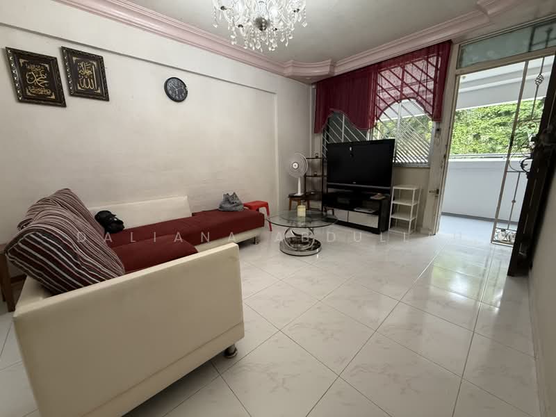 271 Bukit Batok East Avenue 4, 271 Bukit Batok East Avenue 4, 2 Bedrooms, 689 sqft, HDB Flat For Sale, by Daliana Abdullah, 500206586 - Living Room - PropertyGuru.com.sg