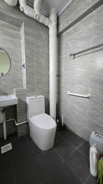 421 Serangoon Central, 421 Serangoon Central, 3 Bedrooms, 1,109 sqft, HDB Flat For Sale, by James Yeo, 500206591 - Bathroom - PropertyGuru.com.sg