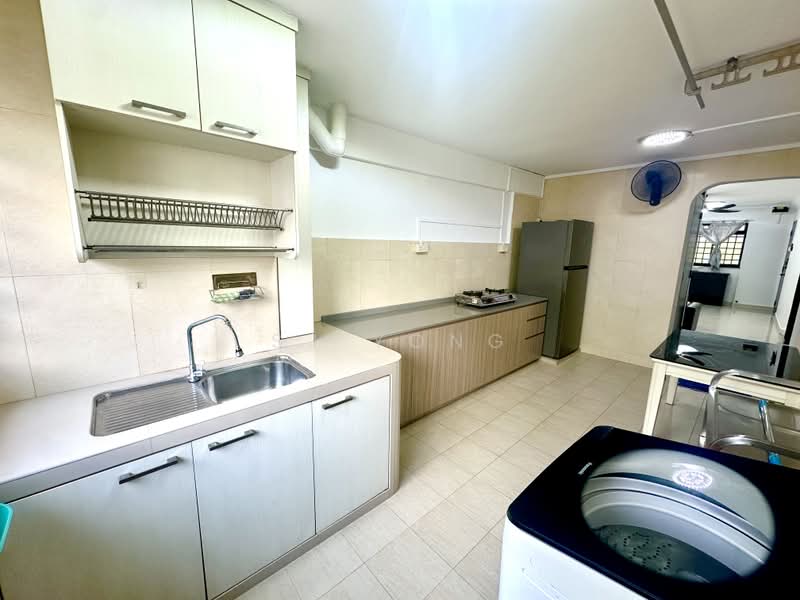 259 Bukit Batok East Avenue 4, 259 Bukit Batok East Avenue 4, 2 Bedrooms, 720 sqft, HDB Flat For Rent, by SJ Yong, 500206592 - Kitchen - PropertyGuru.com.sg