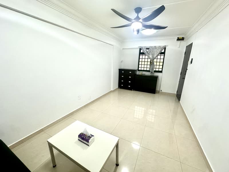 259 Bukit Batok East Avenue 4, 259 Bukit Batok East Avenue 4, 2 Bedrooms, 720 sqft, HDB Flat For Rent, by SJ Yong, 500206592 - Living Room - PropertyGuru.com.sg