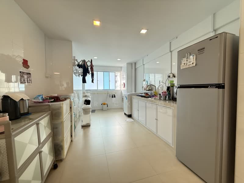 503 Bukit Batok Street 52, 503 Bukit Batok Street 52, 2 Bedrooms, 689 sqft, HDB Flat For Sale, by Derrick Goh, 500206594 - Kitchen - PropertyGuru.com.sg
