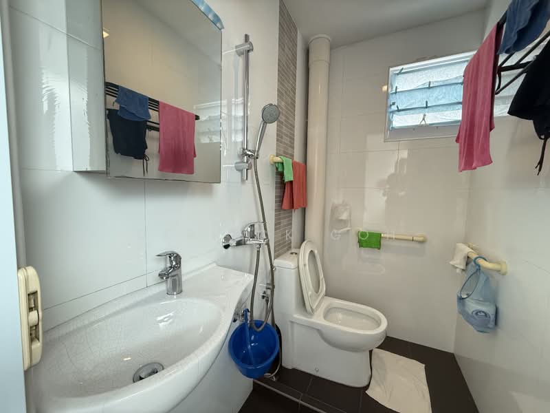 503 Bukit Batok Street 52, 503 Bukit Batok Street 52, 2 Bedrooms, 689 sqft, HDB Flat For Sale, by Derrick Goh, 500206594 - Bathroom - PropertyGuru.com.sg